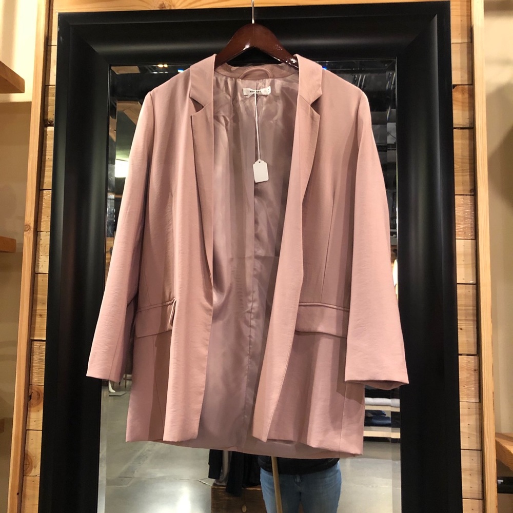 Mod ref pink trench coat